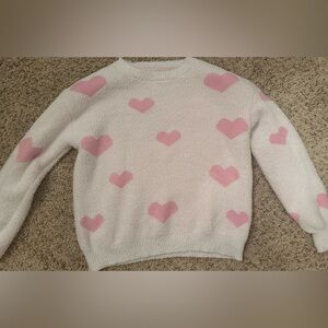Adorable women’s heart sweater size large